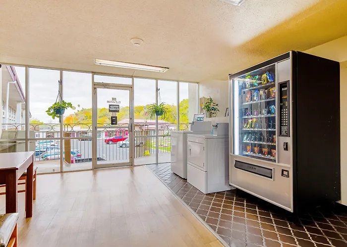 Americas Value Hotel Moline