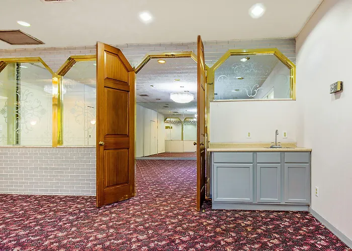 Americas Value Hotel Moline